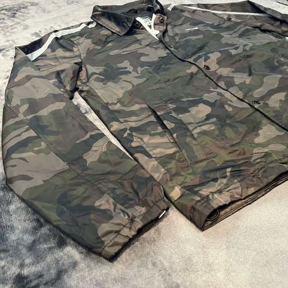 Levi’s Shell Jacket - Medium - Picture 2 of 16